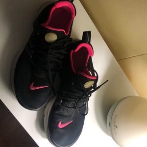 Nike neon pink and blk